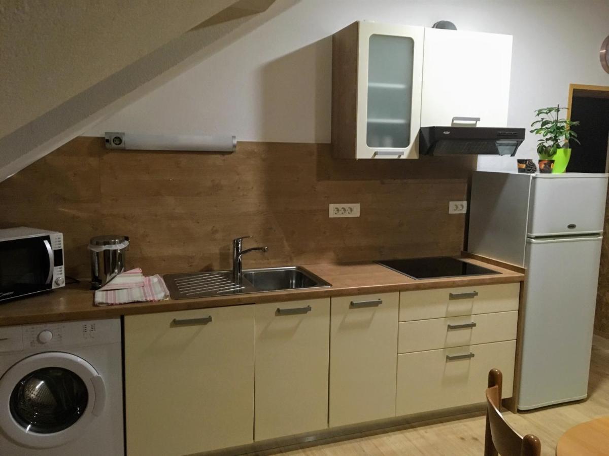 Apartments Pri Bostjanovcu Gorenja Vas  Ngoại thất bức ảnh