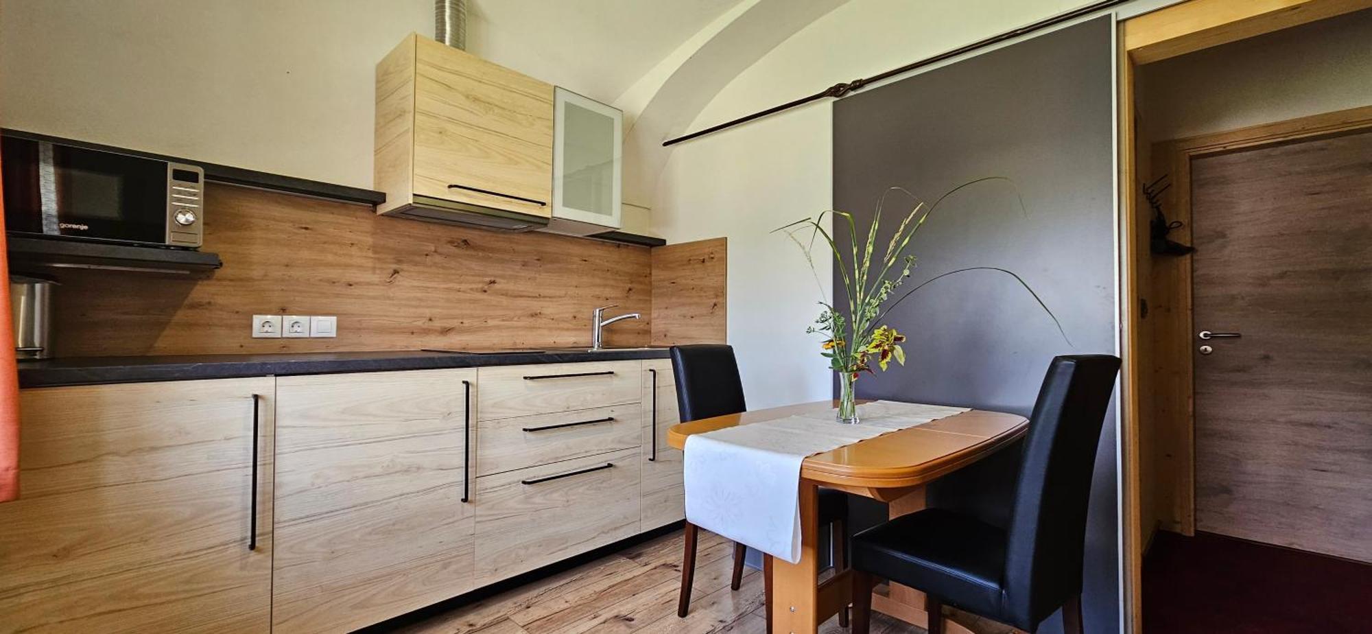Apartments Pri Bostjanovcu Gorenja Vas  Ngoại thất bức ảnh